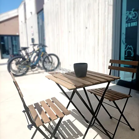 호스텔 Bed & Bike *